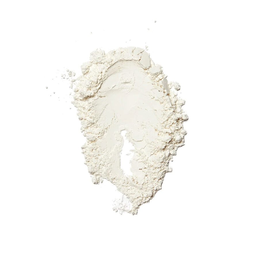 Agent Nateur Holi (C) is a Calcium and Vitamin C facial powder to improve texture, tone and radiance.