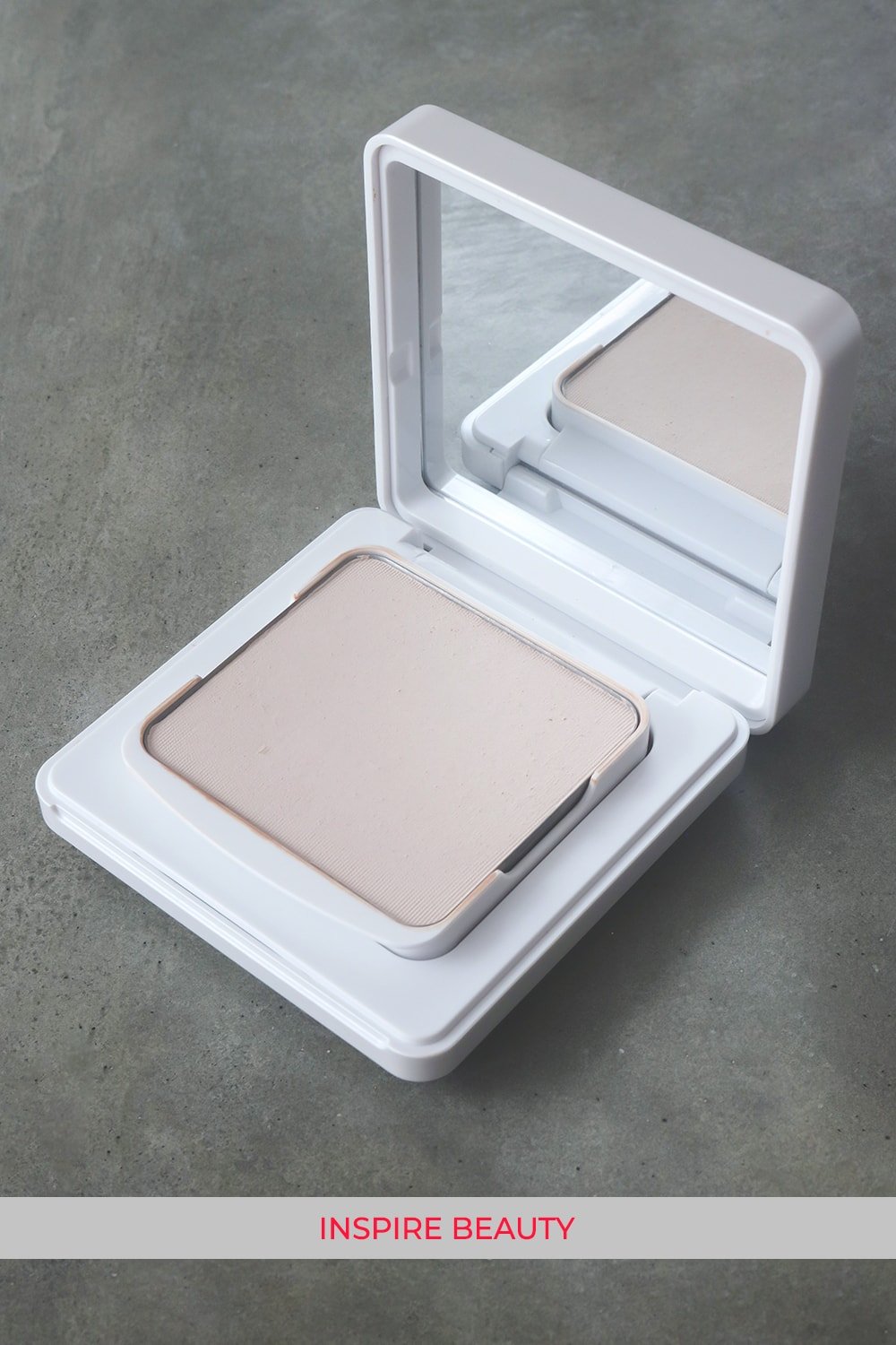 Suntegrity Pressed Mineral Powder Compact review