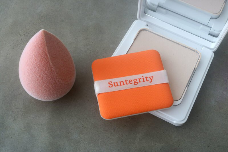 Suntegrity Velvet Sponge vs Powder Puff review for Pressed Mineral Powder Compact